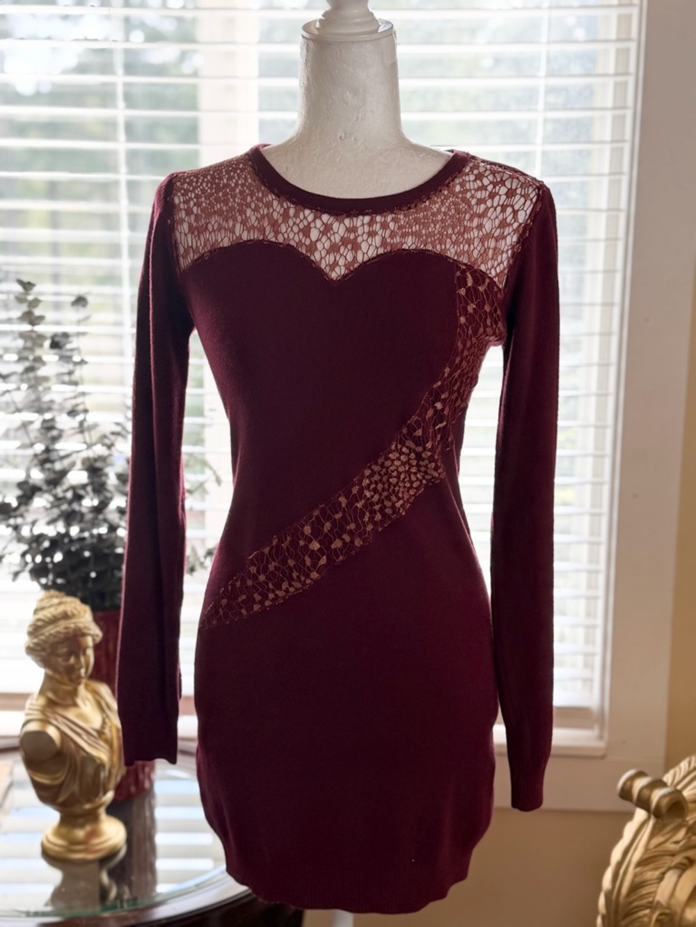 Women’s Lace-Detail Long Sleeve Dress - Burgundy